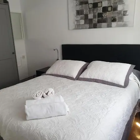 The Family Bienvenidos A *