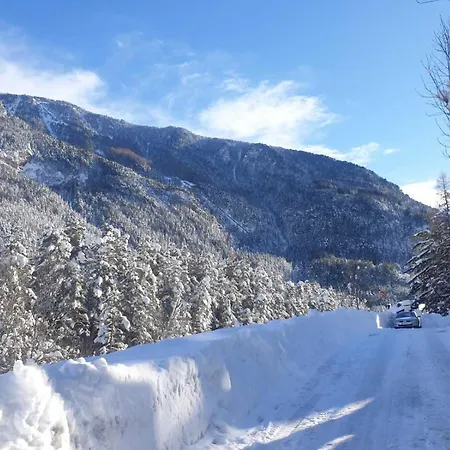 The Family Bienvenidos A Canfranc