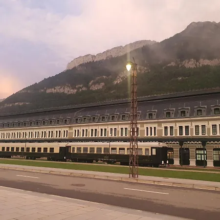 The Family Bienvenidos A *