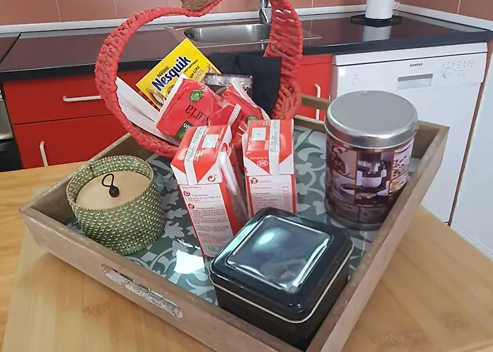 The Family Bienvenidos A Canfranc